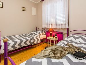 23917047-Ferienhaus-8-Kruševo-300x225-5