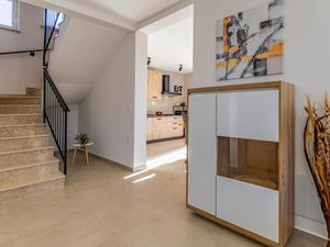 24001665-Ferienhaus-8-Kršan-300x225-5