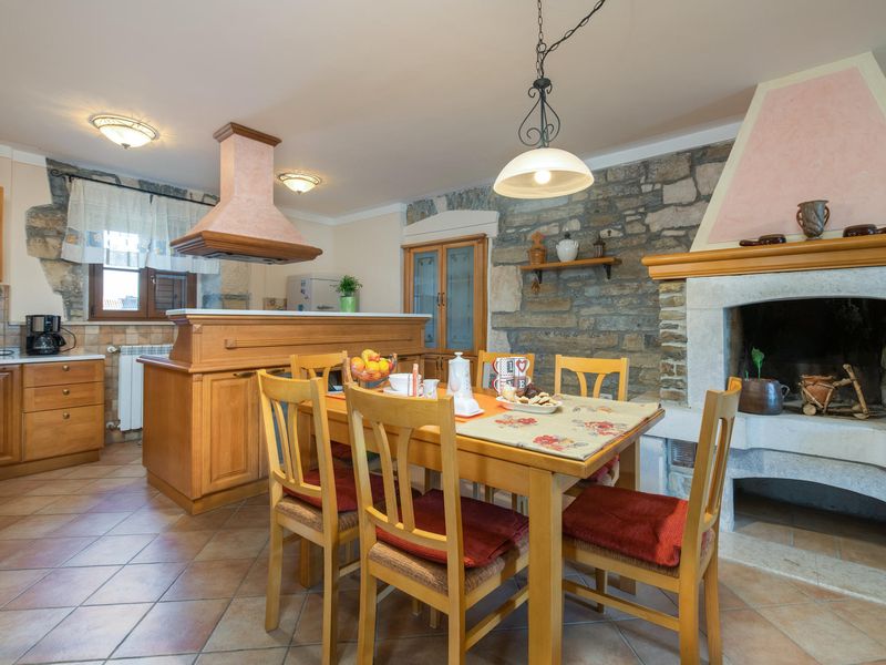 23744498-Ferienhaus-8-Kršan-800x600-2