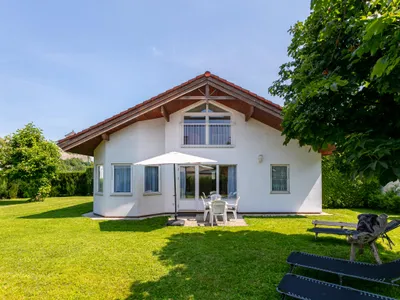 Außenseite Ferienhaus [Sommer]