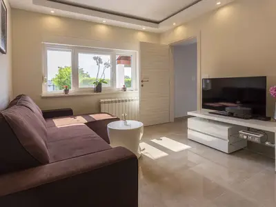 Ferienhaus für 10 Personen (200 m²) in Kujići 6/10