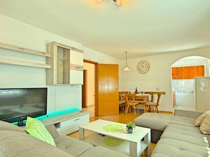 23950929-Ferienhaus-8-Kukci-300x225-3