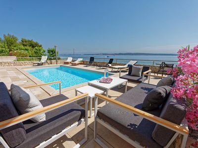 Lounge für gemütliche Stunden am Pool