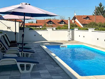 pool