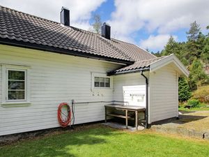 22397147-Ferienhaus-8-Kvås-300x225-3