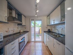 23274769-Ferienhaus-8-L'Escala-300x225-4