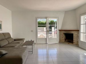 19073710-Ferienhaus-6-L'Escala-300x225-2