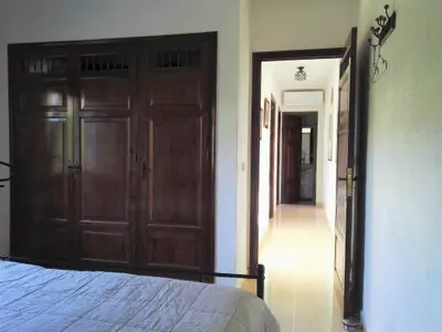 großer Einbauschrank in Schlafzimmer 1