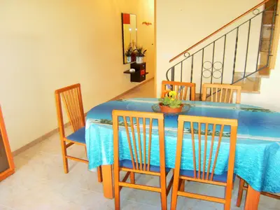 DiningRoom