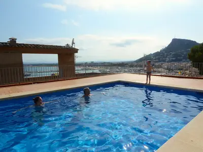 PoolOfHouse