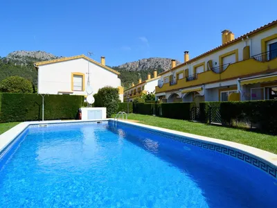 PoolOfHouse