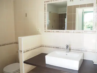 BathRoom BathRoom
