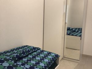 2. Schlafzimmer mit Ausziehbarem Bett 2x 90x200