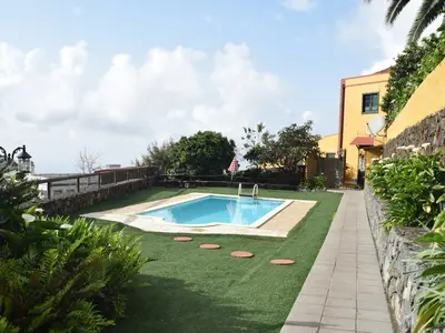 PoolOfHouse