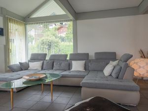 21745587-Ferienhaus-8-Laax-300x225-3