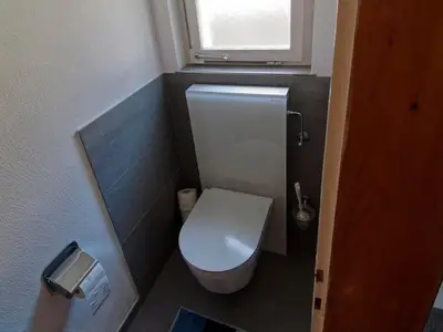 WC unten (Parterre)