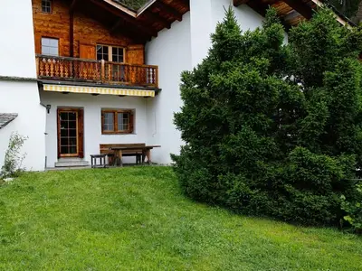 Ferienhaus für 8 Personen in Laax 1/10