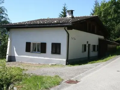 Zugang zum Haus von der Strasse