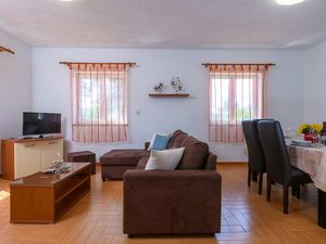 23951030-Ferienhaus-7-Labin-300x225-4