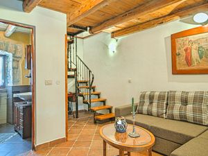 23761300-Ferienhaus-6-Labin-300x225-3