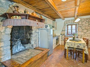 23761300-Ferienhaus-6-Labin-300x225-5