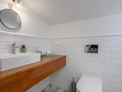 Badezimmer mit Dusche