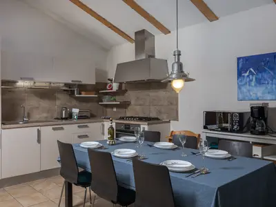 Küche und Essbereich