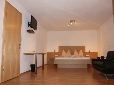 Bett gr. Zimmer1