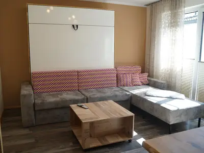 Wohnzimmer/ Schrankbett