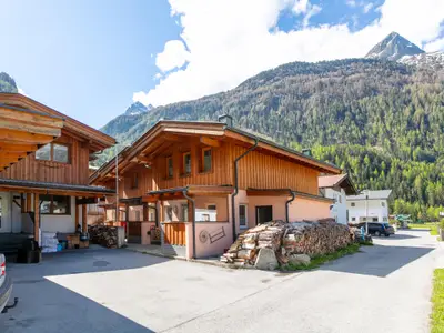 Außenseite Ferienhaus [Sommer]