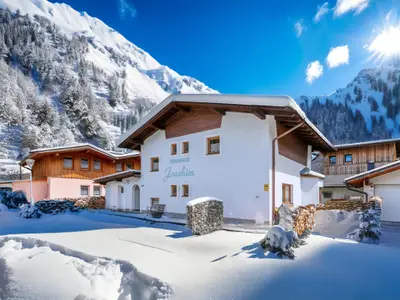 Außenseite Ferienhaus [Winter]