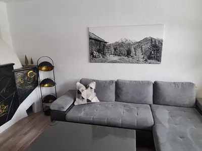 Wohnzimmer mit Kachelofen