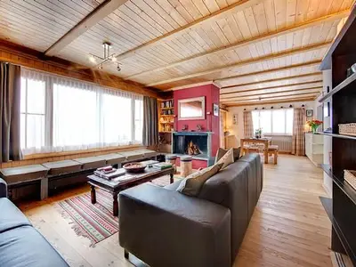 Wohnzimmer und Esszimmer
