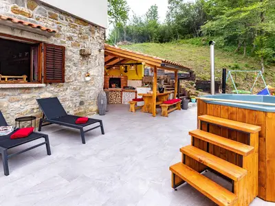 Ferienhaus für 9 Personen (120 m²) in Lanišće 1/10