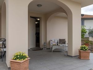 24013821-Ferienhaus-4-Larciano-300x225-5