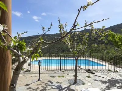PoolOfHouse