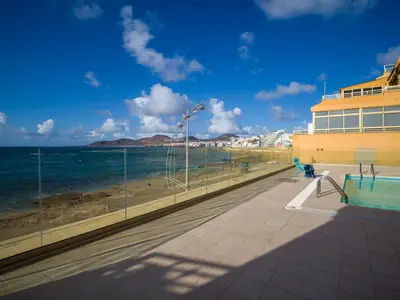PoolOfHouse
