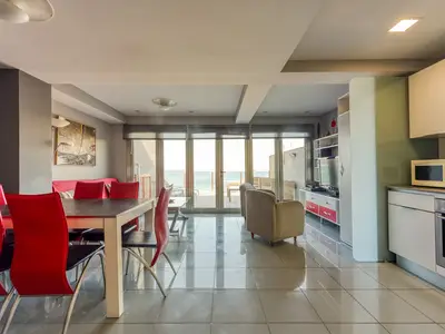 DiningRoom