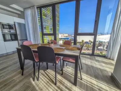DiningRoom
