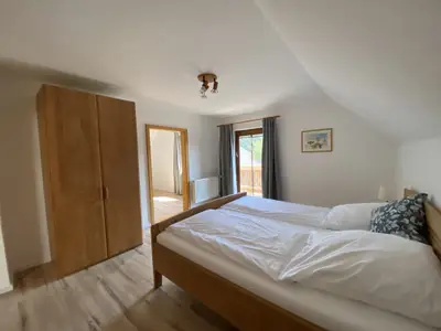 Schlafzimmer mit Balkon