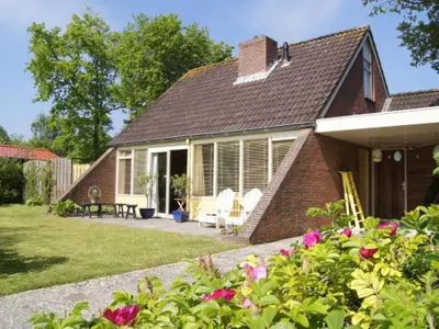 Außenseite Ferienhaus [Sommer]