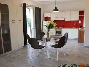 22775609-Ferienhaus-4-Lazise-300x225-2