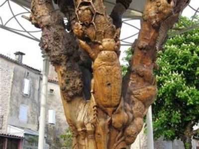 arbre sculpté