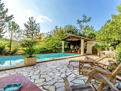 PoolOfHouse