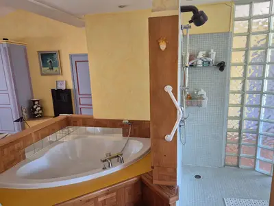 PoolOfHouse