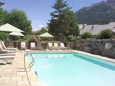 PoolOfHouse