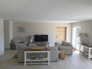 24059397-Ferienhaus-8-Le Muy-300x225-3