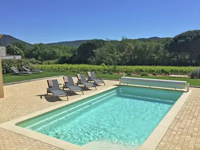 PoolOfHouse