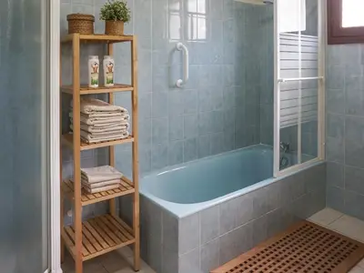 bathroom bathroom