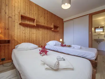 Schlafzimmer mit 2 Einzelbetten